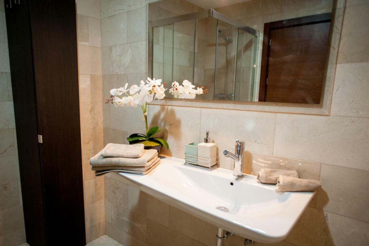 Luxury Maestranza Donkey Apartment Seville Ngoại thất bức ảnh